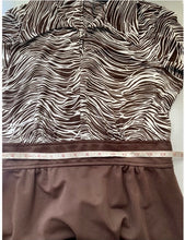Load image into Gallery viewer, 1970’s Vintage Designer brown and white zebra/fingerprint design bodice shirt midi dress.